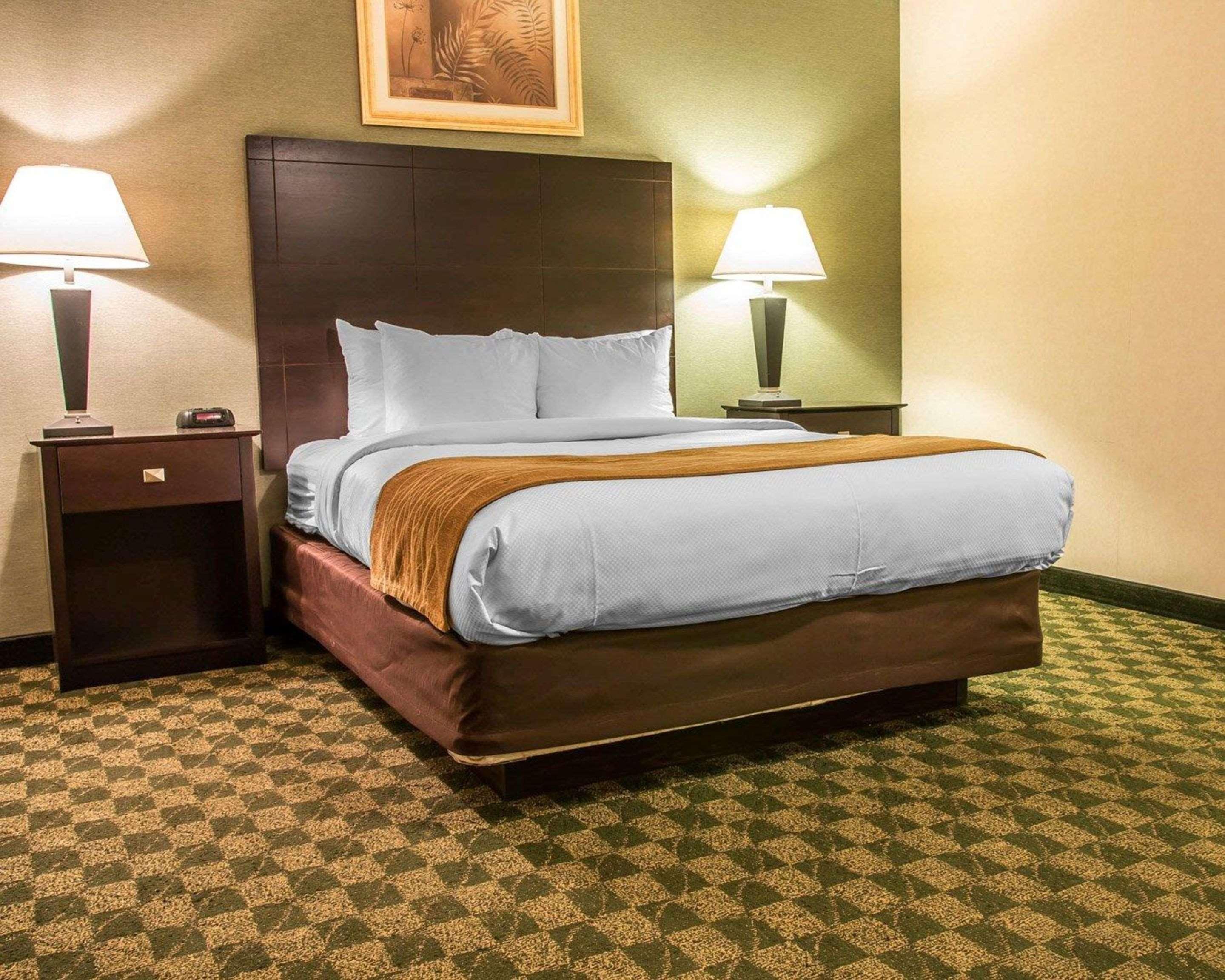 Comfort Inn Whitehall Near Michigan'S Adventure Екстер'єр фото
