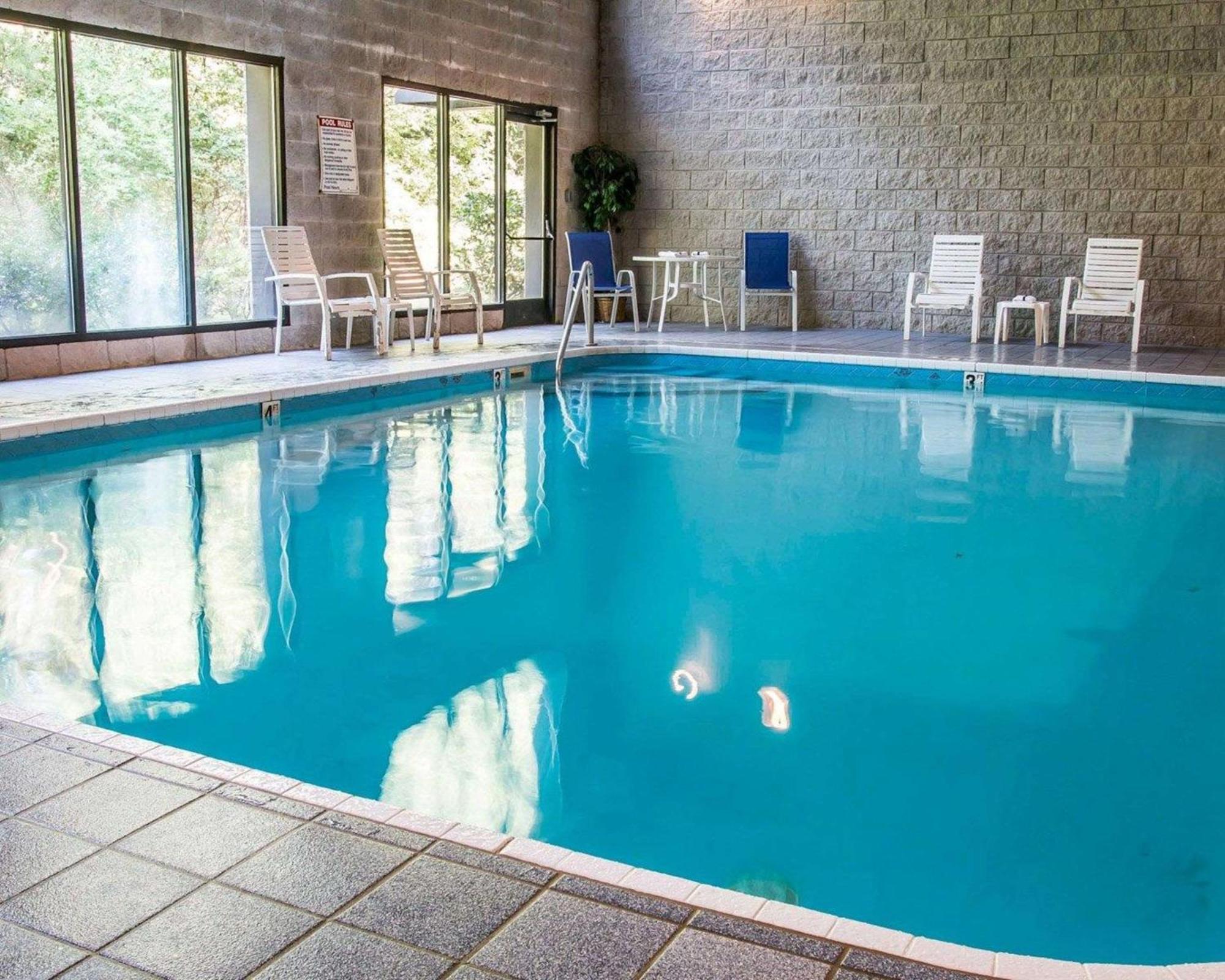 Comfort Inn Whitehall Near Michigan'S Adventure Екстер'єр фото