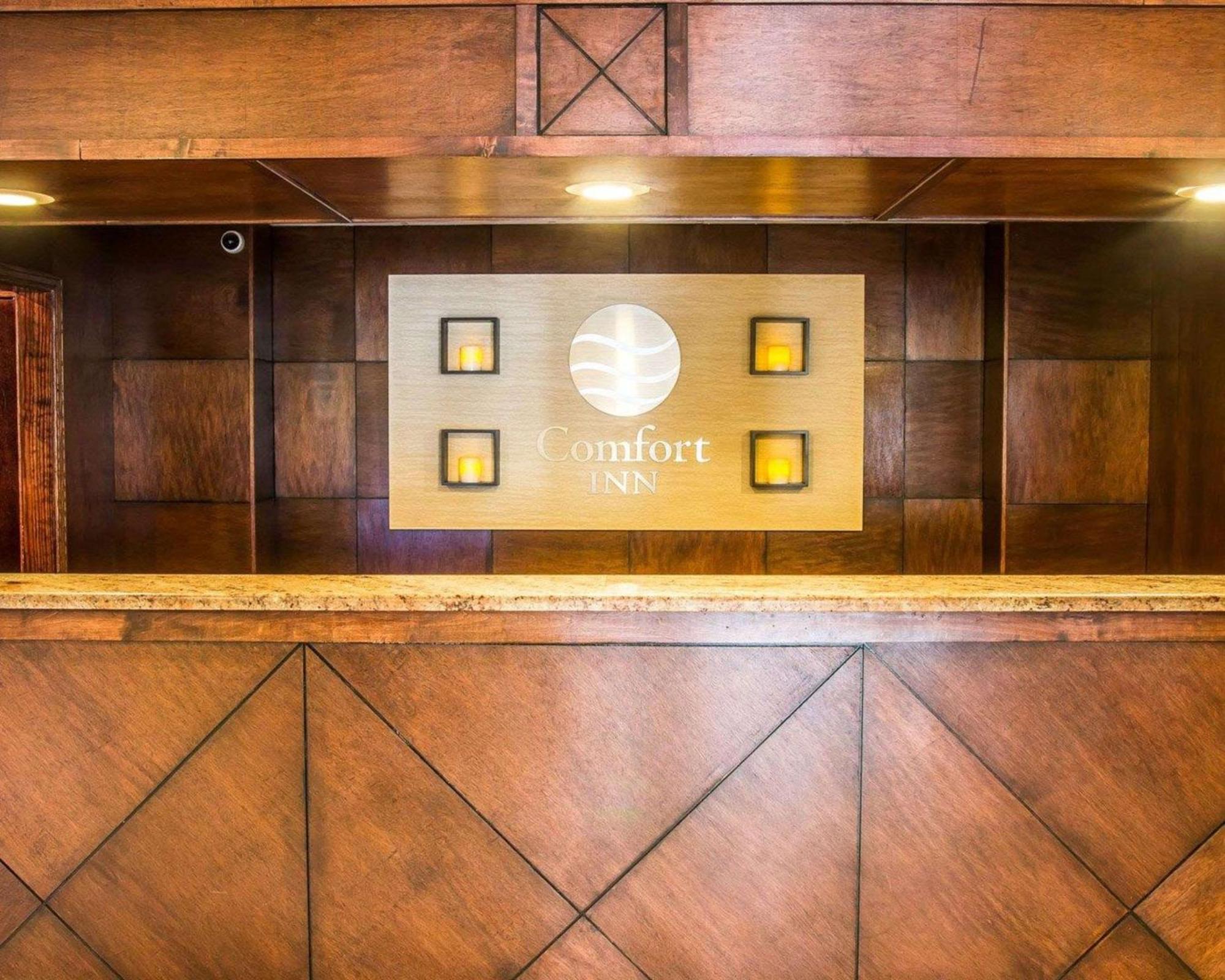 Comfort Inn Whitehall Near Michigan'S Adventure Екстер'єр фото