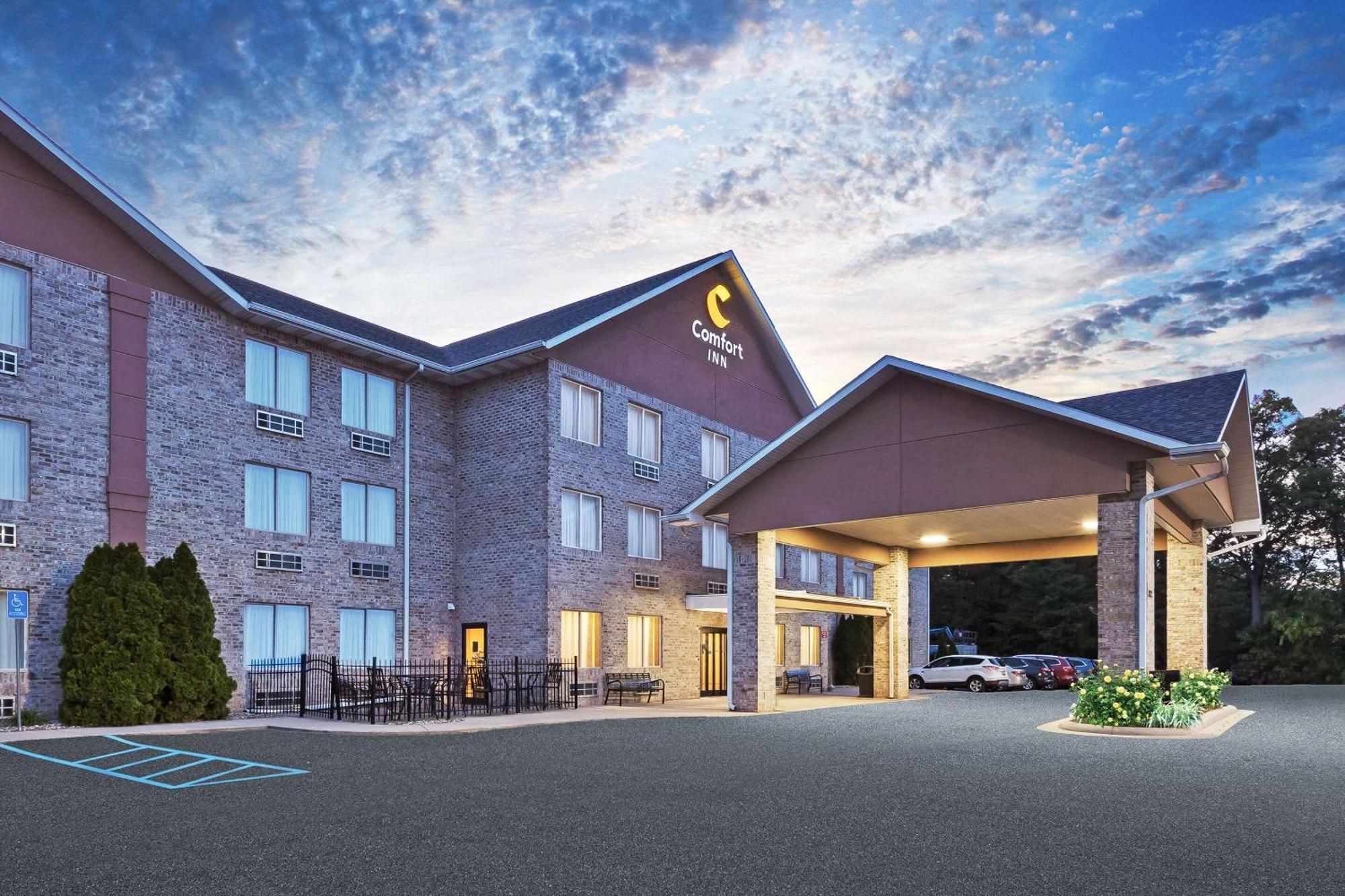 Comfort Inn Whitehall Near Michigan'S Adventure Екстер'єр фото